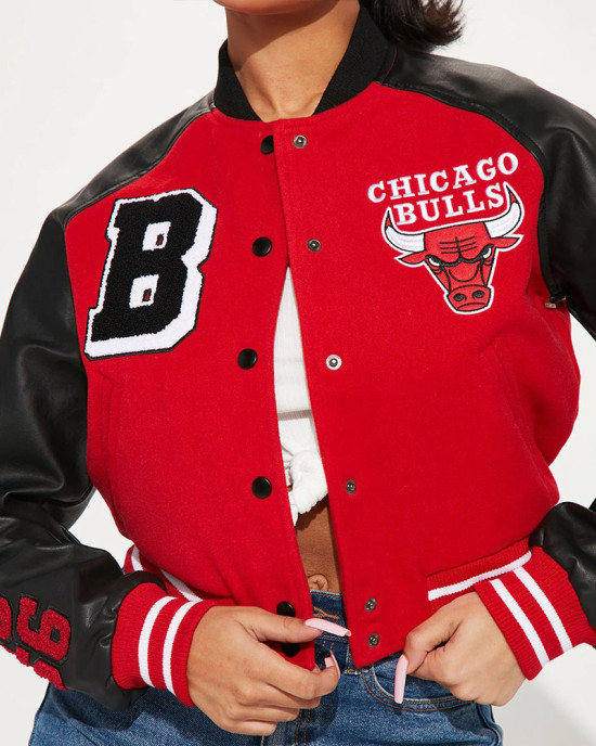 Women’s Chicago Bulls Cropped Varsity Jacket Women’s Chicago Bulls Cropped Varsity Jacket